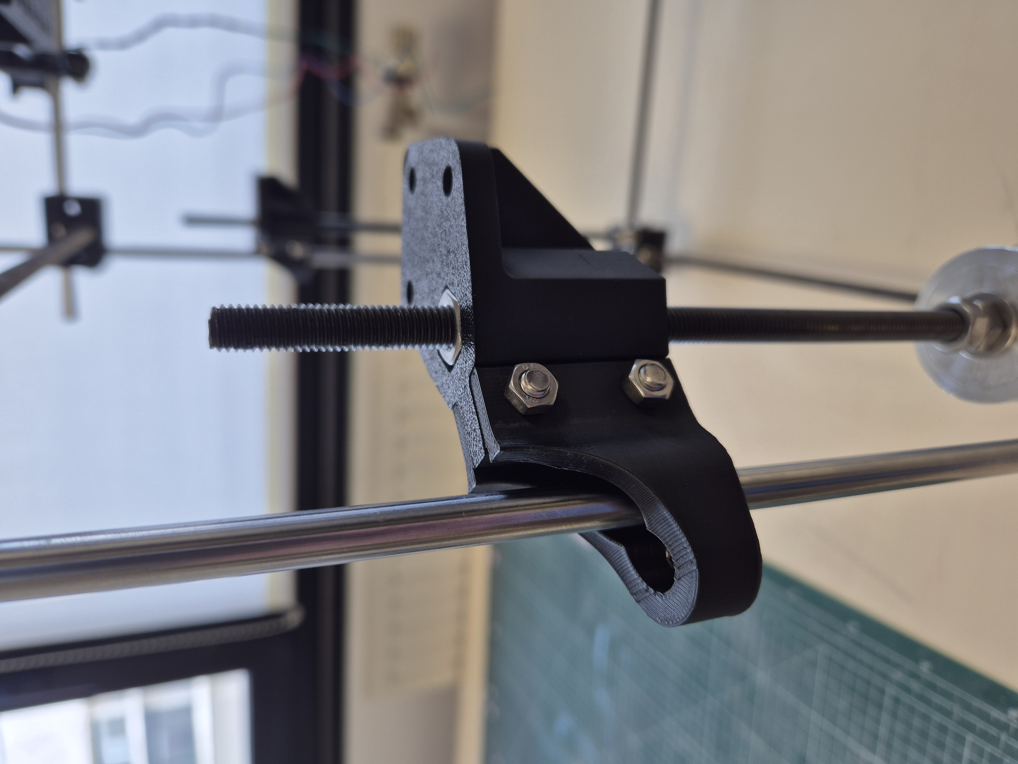 Bed Corner et Constraint Bracket